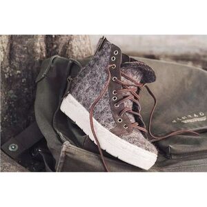 OTBT Gower fuzzy brown wedge sneakers wool blend lace up ankle boots size 10